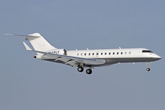 Bombardier Global Express (M-YFLY)