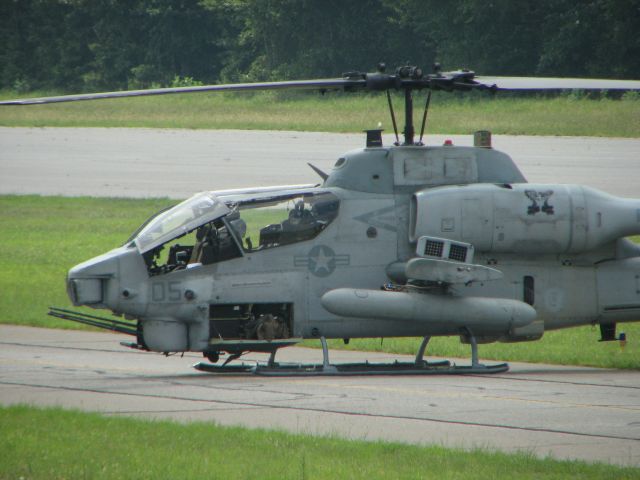 05165043 — - AH-1W Super Cobra