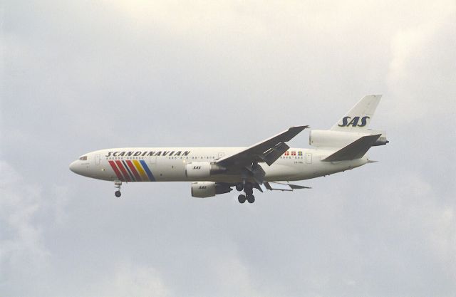 McDonnell Douglas DC-10 (LN-RKA) - Final Approach to Narita Intl Airport Rwy34 on 1988/09/04