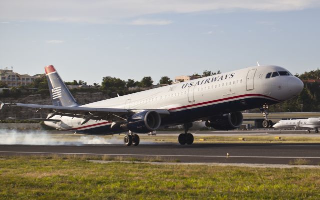 Boeing 757-200 (N169UA)