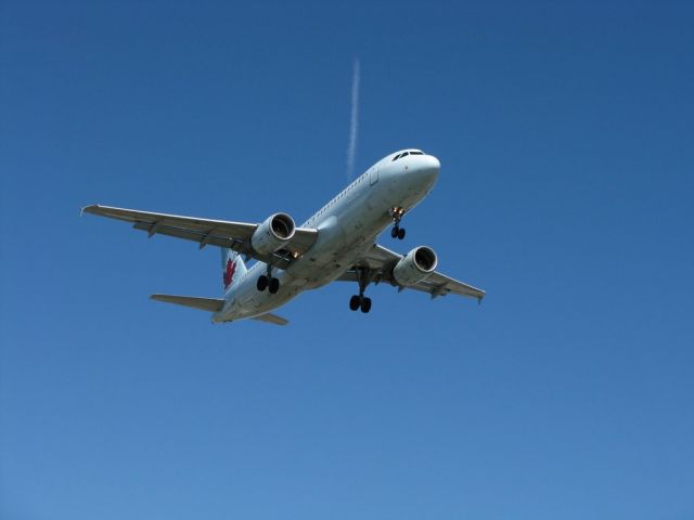 Airbus A321 (C-FXCD)