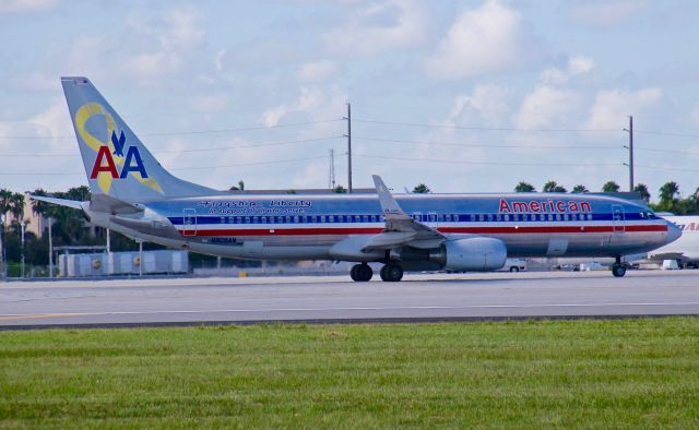 Boeing 737-800 (N905AN)