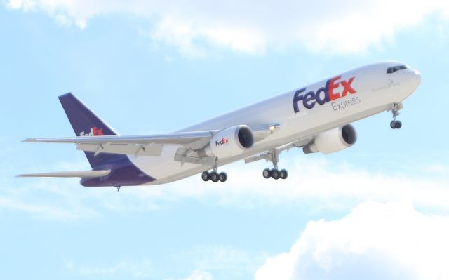 BOEING 767-300 (N101FE) - Launch event for the N101FE "Hannah" FedEx' first 767-300.  Dirty pass.