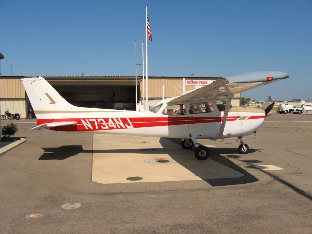 Cessna Skyhawk (N734NJ) - PARKED AT FULLERTON