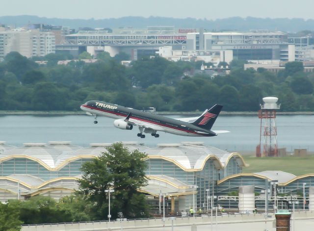 Boeing 757-200 (N757AF)