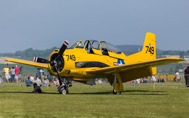 North American Trojan (F-AZHR) - LENS Air-show 2014, Lens-Bénifontaine Airfield (LFQL)