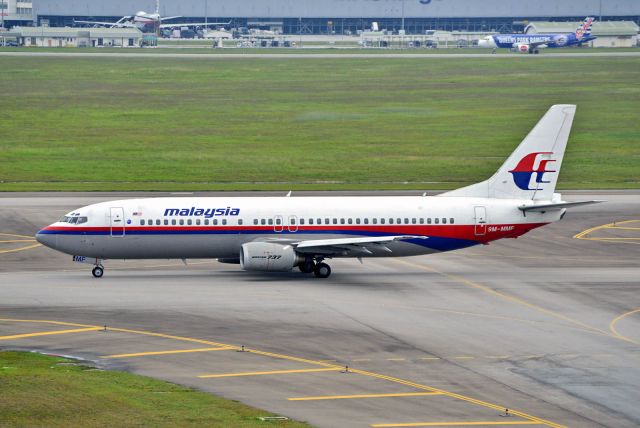 BOEING 737-400 (9M-MMF)