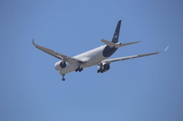 Airbus A350-900 (D-AIXJ)