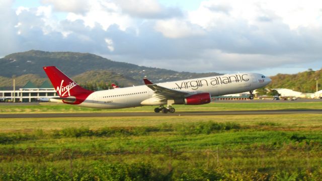 Airbus A330-300 (G-VRAY)