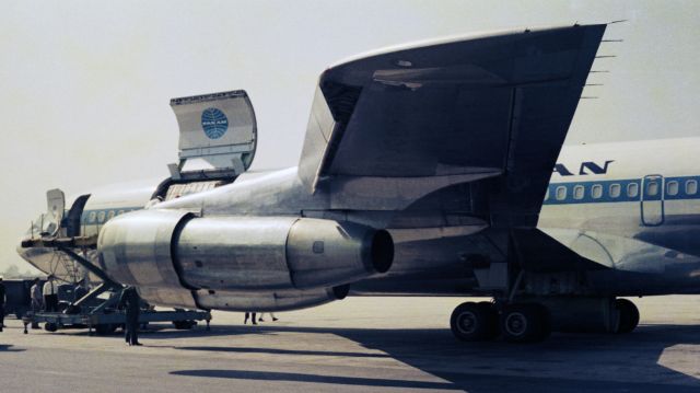 Boeing 707-300 (N445PA) - Pan Am B707-321C N445PA in 1968 at Düsseldorf (EDDL)