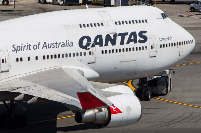 Boeing 747-400 (VH-OEB)