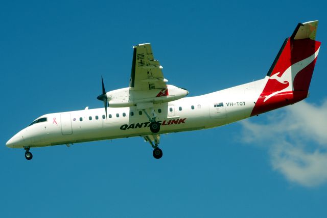 de Havilland Dash 8-300 (VH-TQY)