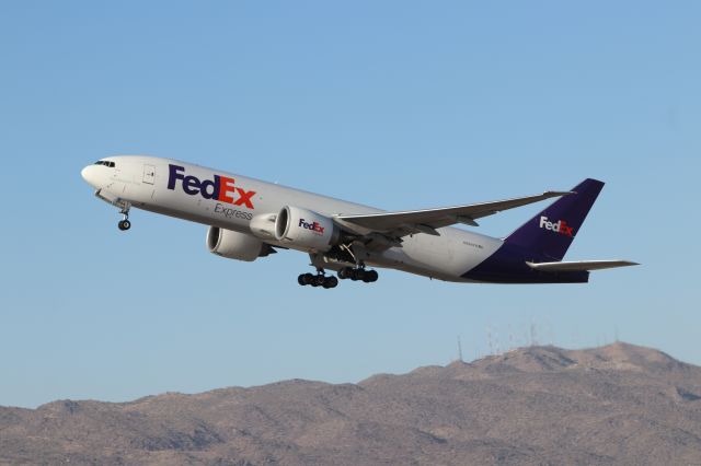 BOEING 777-200LR (N884FD)