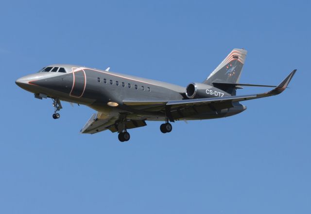 Dassault Falcon 2000 (CS-DTZ) - 03/08/2013br /Landing 27 from LFOK