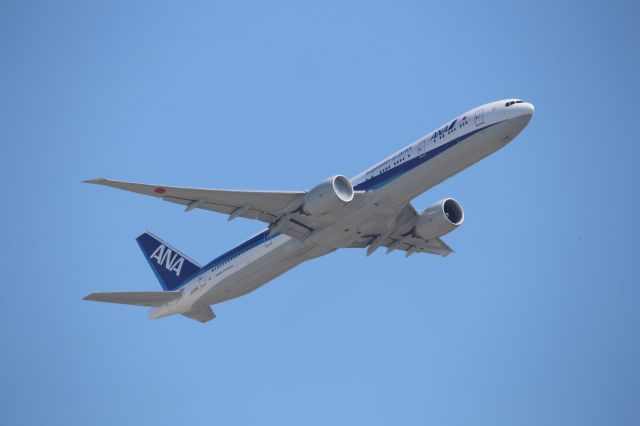 BOEING 777-300ER (JA794A)