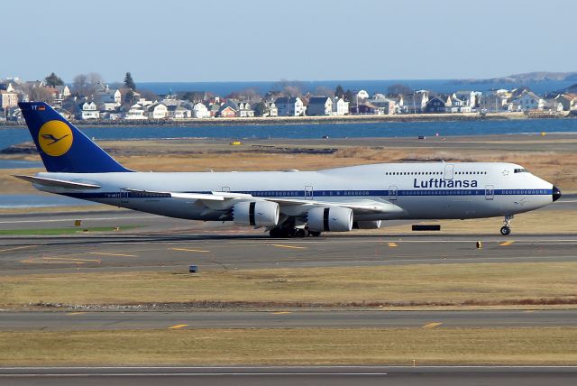 BOEING 747-8 (D-ABYT) - Lufthansas retro jer arriving from Frankfurt on 22L