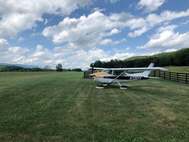 Cessna Skylane (N735YV)