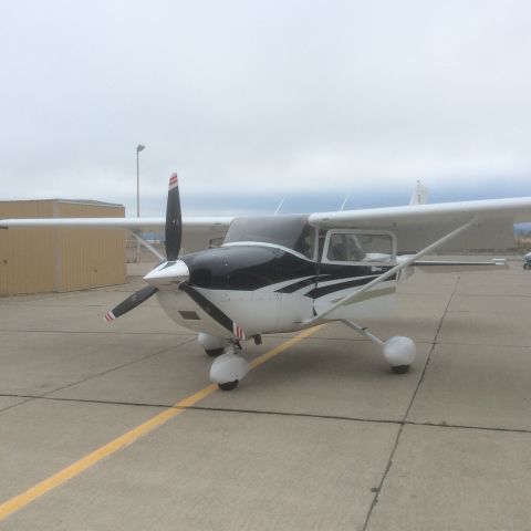 Cessna Skylane (N650TM)