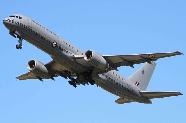 Boeing 757-200 (NZO7571) - 9 MAR 2011