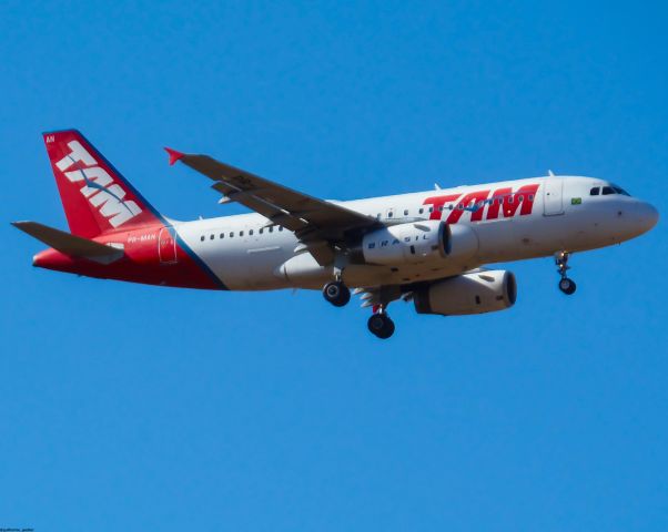 Airbus A319 (PR-MAN)