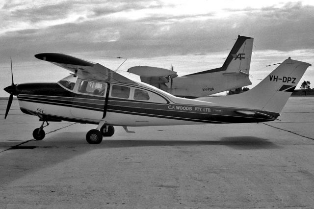 VH-DPZ — - CESSNA 210G - REG VH-DPZ (CN 210-58900) - ESSENDON MELBOURNE VIC. AUSTRALIA - YMEN (20/3/1979)35MM B/W NEGATIVE SCAN.