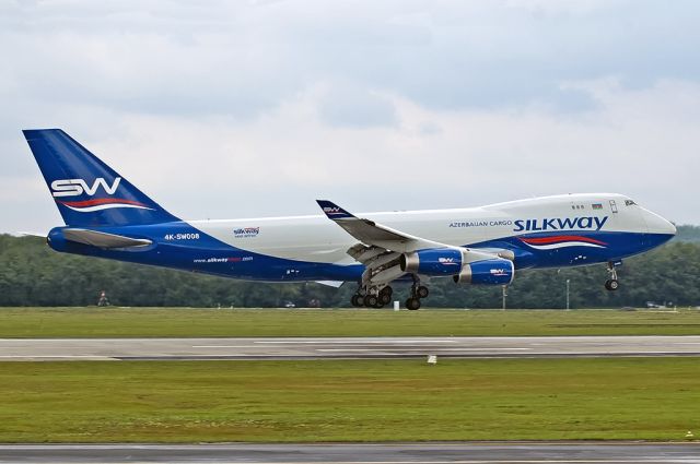 Boeing 747-200 (4K-SW008)