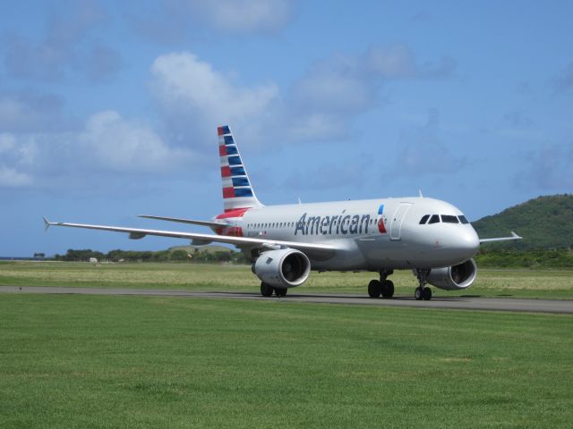 Airbus A321 (N725UW)