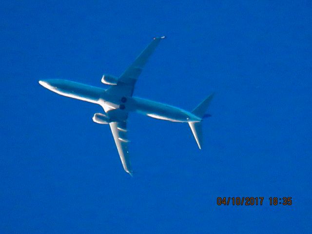 Boeing 737-900 (N67812)
