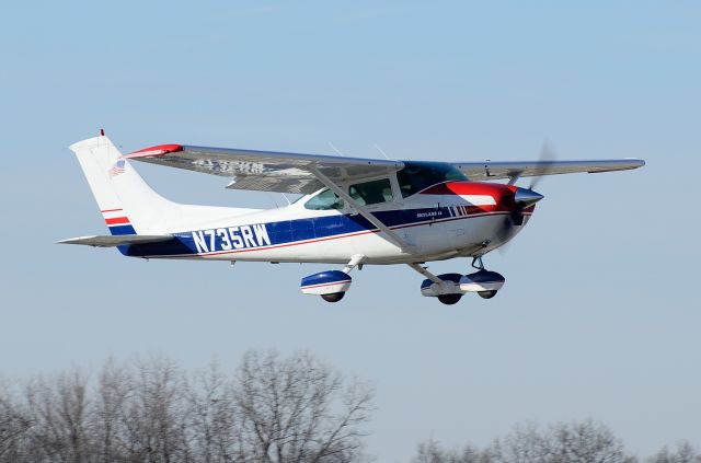 Cessna Skylane (N735RW) - Departing Runway 8