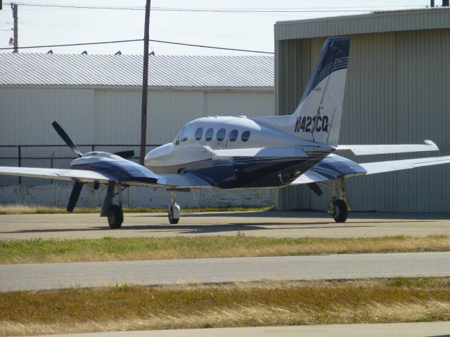 Cessna 421 (N421CQ)