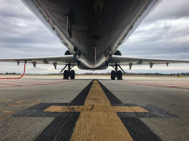 Boeing 717-200 (N932AT) - The underbelly of the 717.  11/29/20