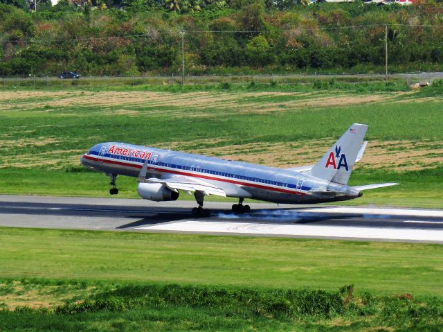 Airbus A320 (N763JB)