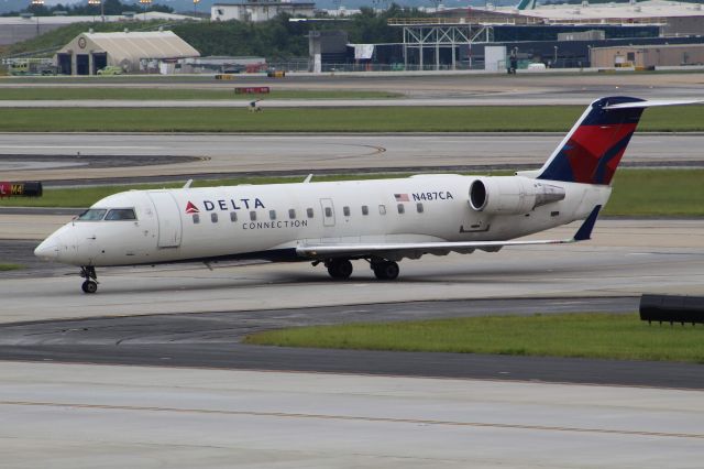 Canadair Regional Jet CRJ-200 (N487CA)