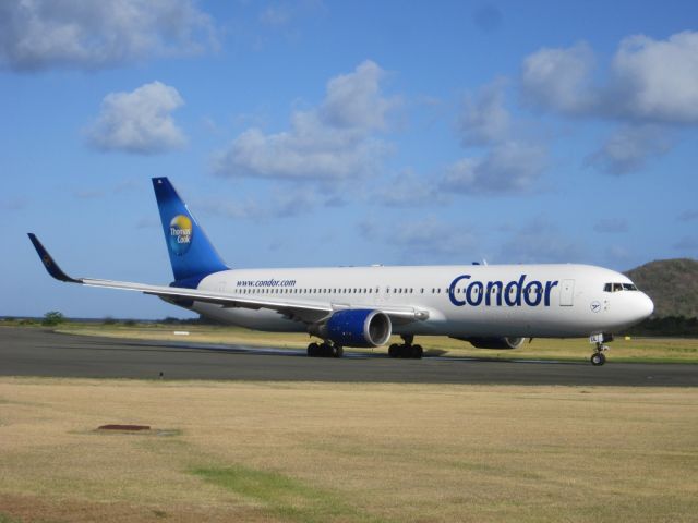 BOEING 767-300 (D-ABUL)