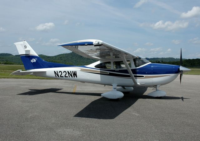 Cessna Skylane (N22NW)