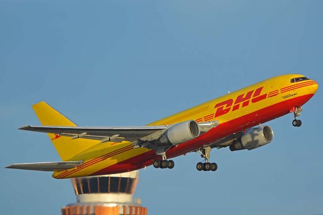 BOEING 767-200 (N659GT) - DHL Boeing 767-281 N659GT at Phoenix Sky Harbor on January 30, 2018. 