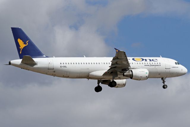 Airbus A320 (EI-DSL)