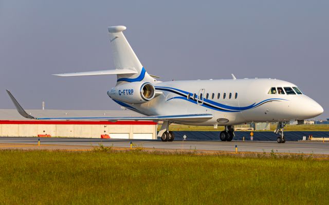 Dassault Falcon 2000 (C-FTRP)