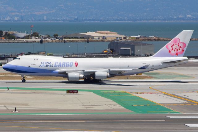 Boeing 747-400 (B-18721)