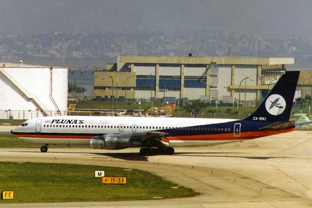 Boeing 707-100 (CX-BNU)