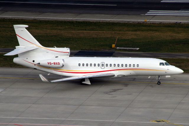 Dassault Falcon 8X (VQ-BXD) - Taxiing to depart rwy 28 on 21-Jan-20.