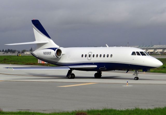 Dassault Falcon 2000 (N98RP)