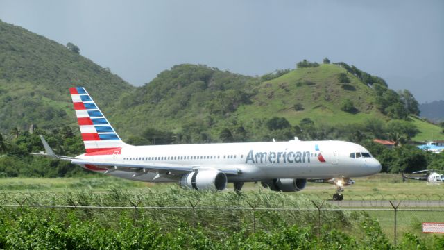 Boeing 757-200 (N185AN)