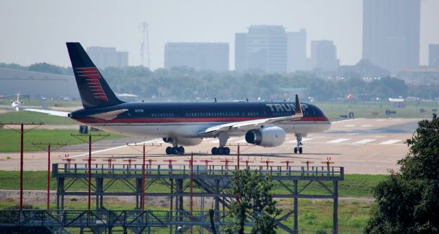 Boeing 757-200 (N757AF) - End Of Runway 13L