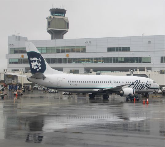BOEING 737-400 (N713AS)