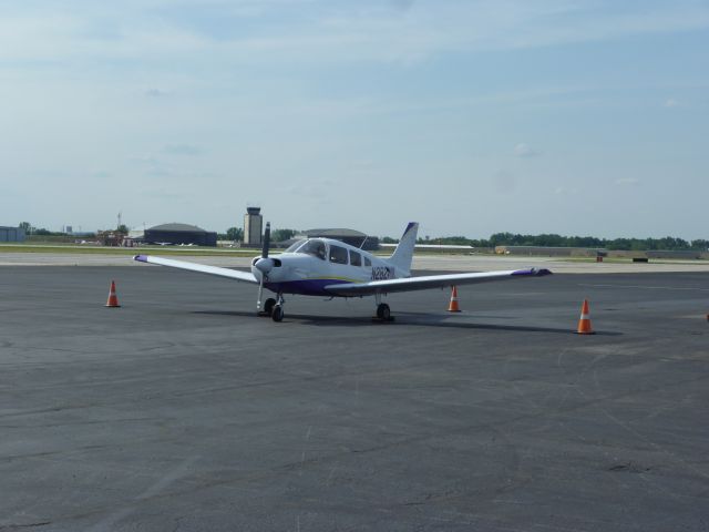 Piper Cherokee (N282MK)