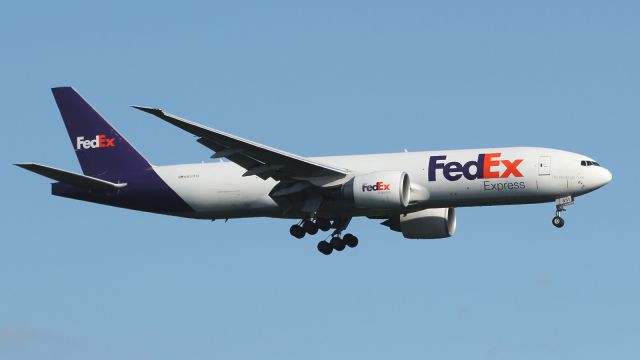 Boeing 777-200 (N851FD)