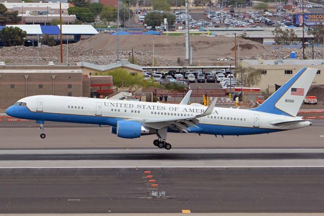 Boeing 757-200 (98-0001) - Boeing VC-32A (757-2G4) 98-0001 Air Force Two at Phoenix Sky Harbor on Tuesday, May 1, 2018. 