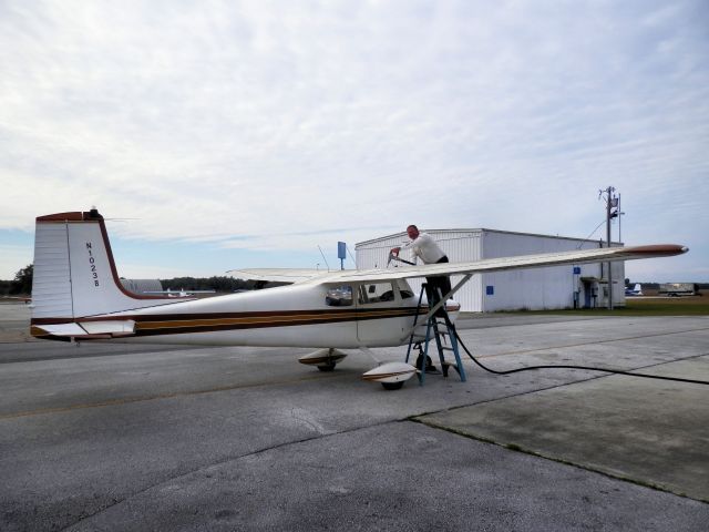 Cessna Skylane (N1023B) - TOP OFF AT DUNELLON