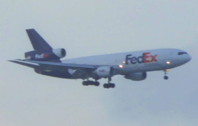 McDonnell Douglas DC-10 (N320FE)